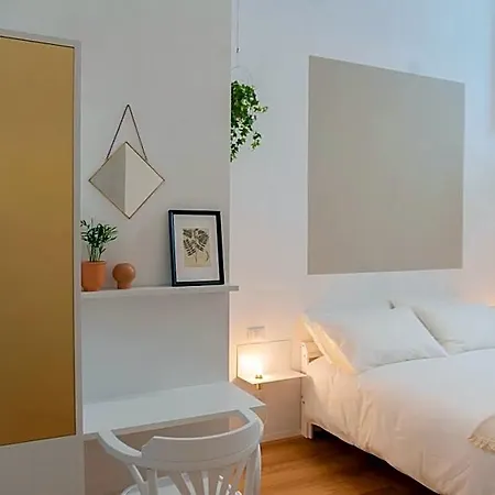 Interno21 4* Neapol